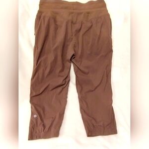 Lululemon cropped joggers